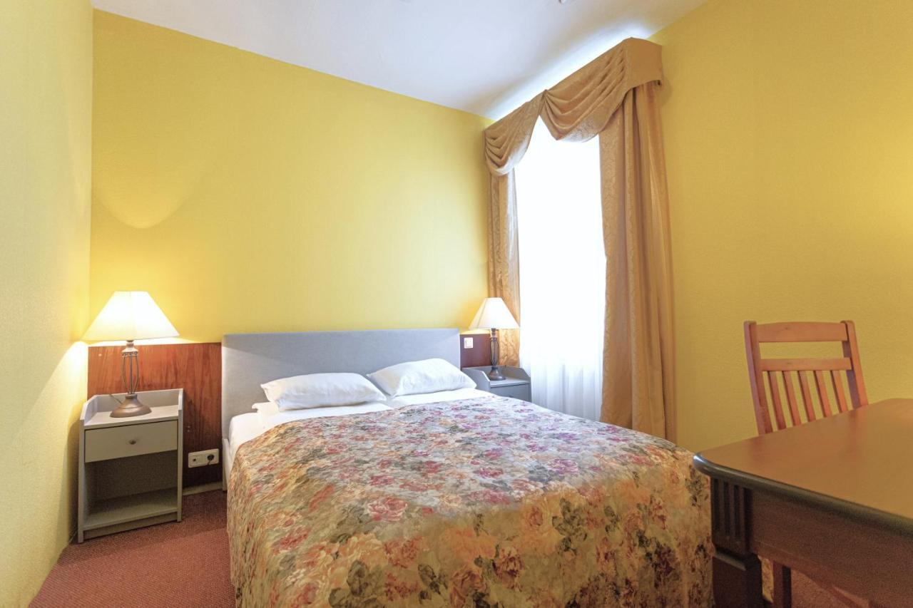 Good Stay Eiropa Hotel Economy Jūrkalne Kültér fotó