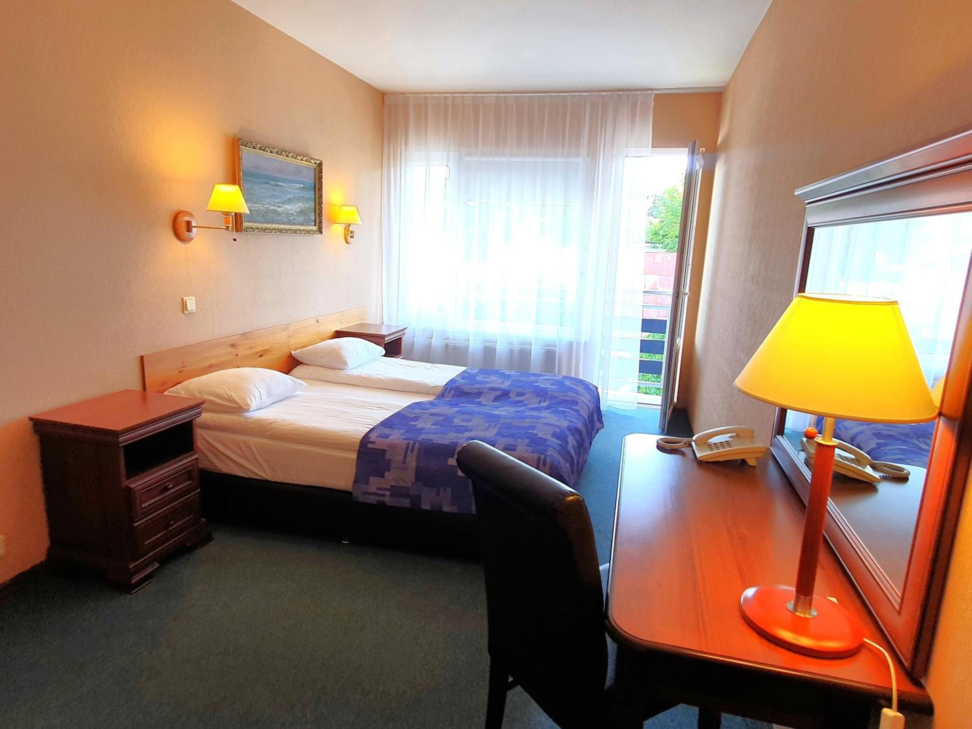 Good Stay Eiropa Hotel Economy Jūrkalne Szoba fotó