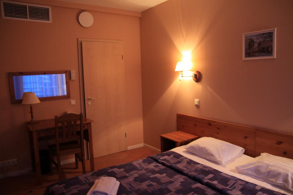 Good Stay Eiropa Hotel Economy Jūrkalne Szoba fotó