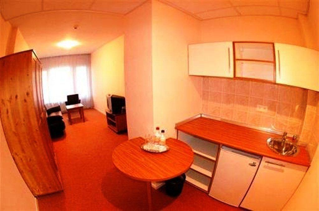 Good Stay Eiropa Hotel Economy Jūrkalne Szoba fotó
